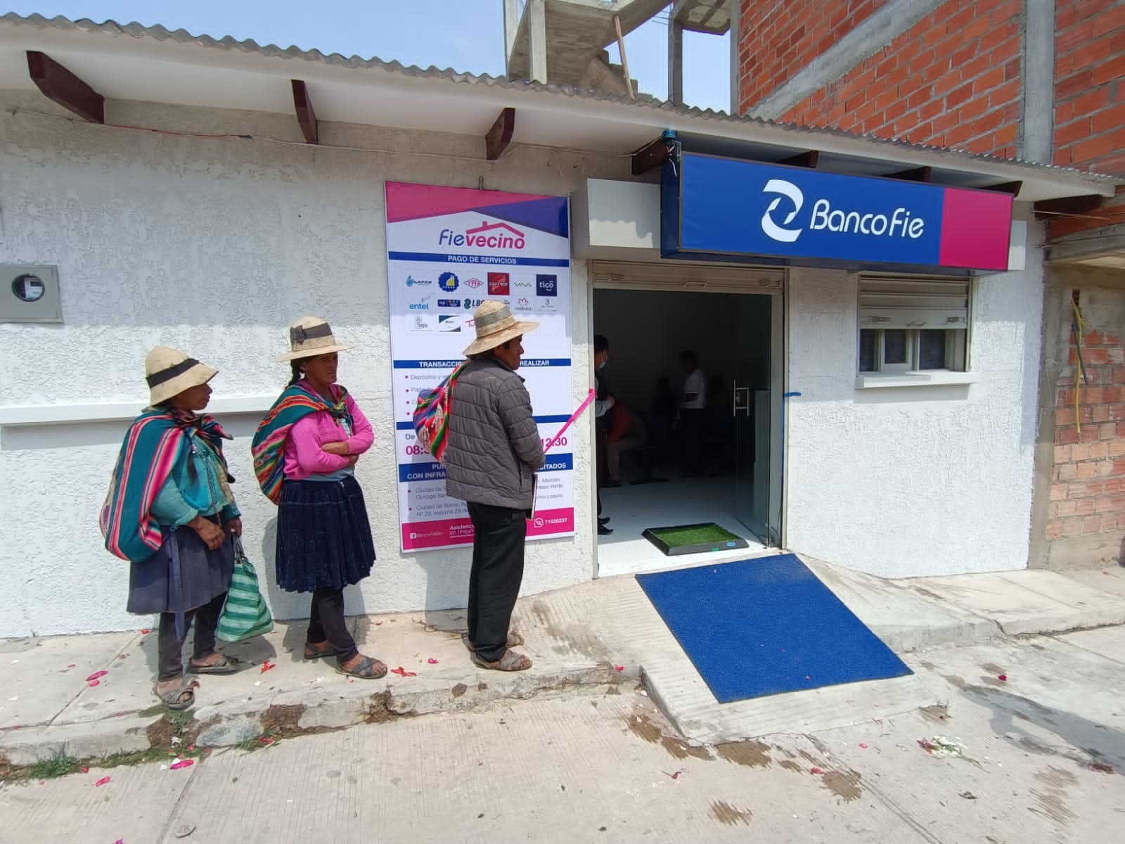 Banco FIE inaugura oficina externa en el Municipio de Poroma